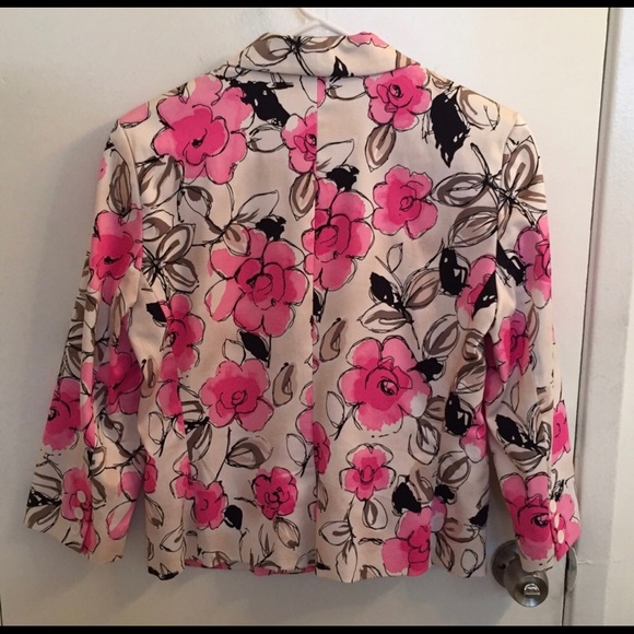 View Suits Flower Design Blazer - Picture 3 of 4